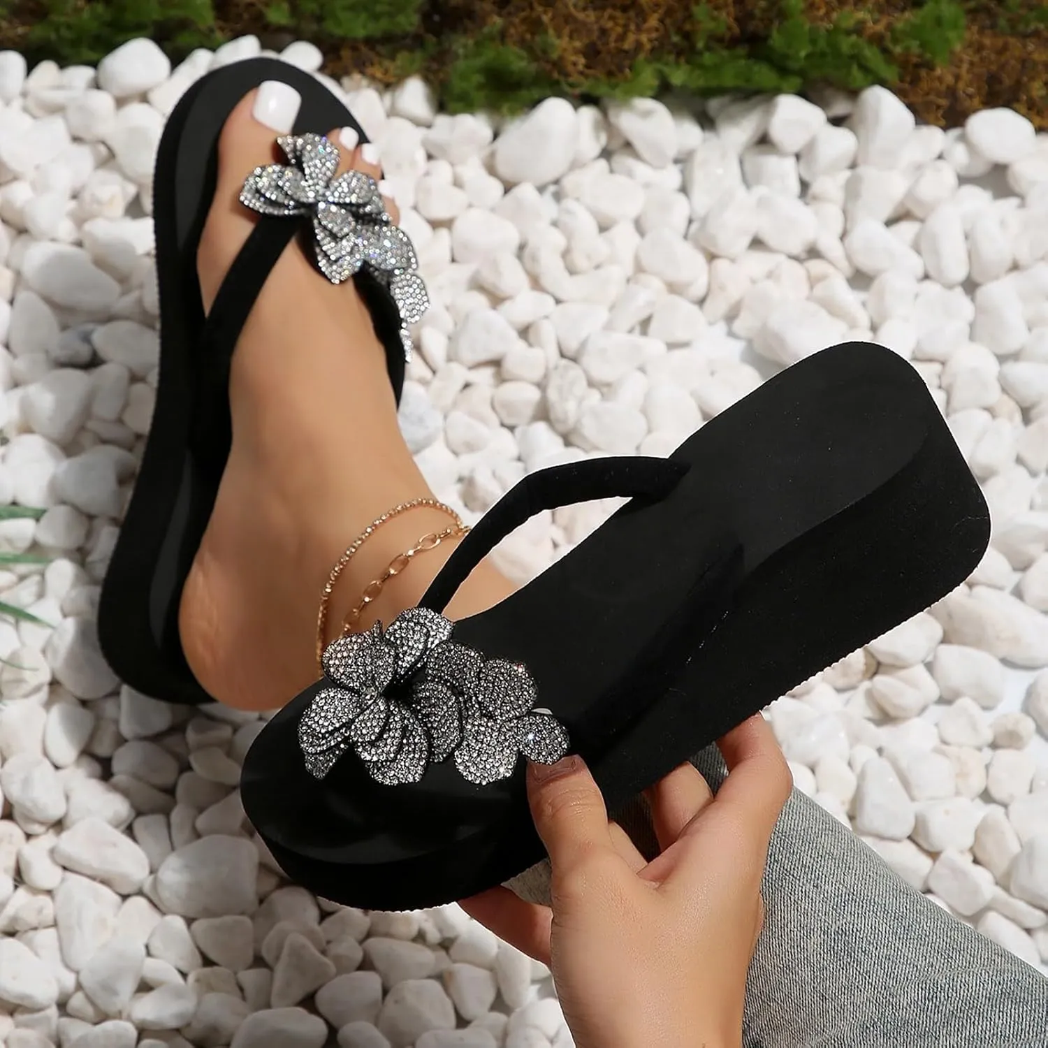 Flip Flops for Women Travel Flower Wedge Sandals Boho Flower Anti-Slip Platform Slippers Summer Beach Thong Sandals